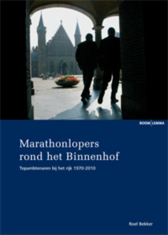 Marathonlopers rond het Binnenhof