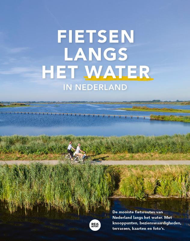 Fietsen langs het water in Nederland